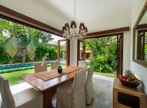 Вилла Kalimaya II, Столовая